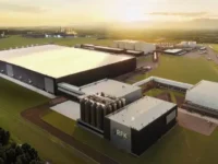 Gigante de bebidas inaugura fábrica de R$ 400 milhões em São José dos Pinhais e impulsiona geração de empregos