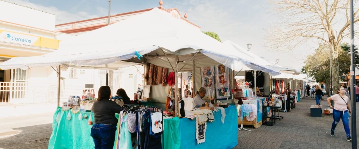 Feira de Dia dos Pais da Economia Solidária começa com artesanato e gastronomia no Centro de São José dos Pinhais