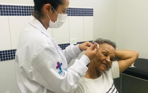 Auriculoterapia é oferecida gratuitamente nas UBSs de São José dos Pinhais