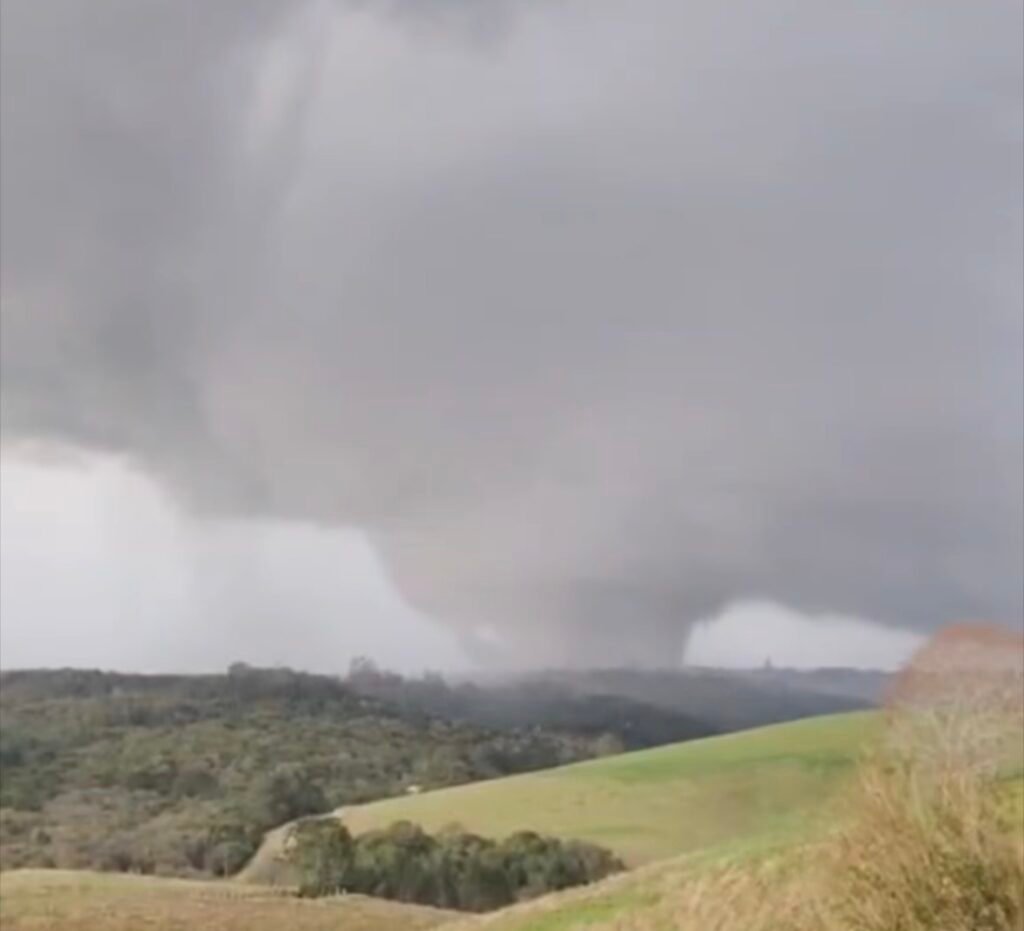 TORNADO É CONFIRMADO NO PARANÁ