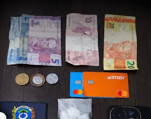 GUARDA MUNICIPAL PRENDE HOMEM SUSPEITO DE TRÁFICO DE DROGAS NO JARDIM BANDEIRANTES