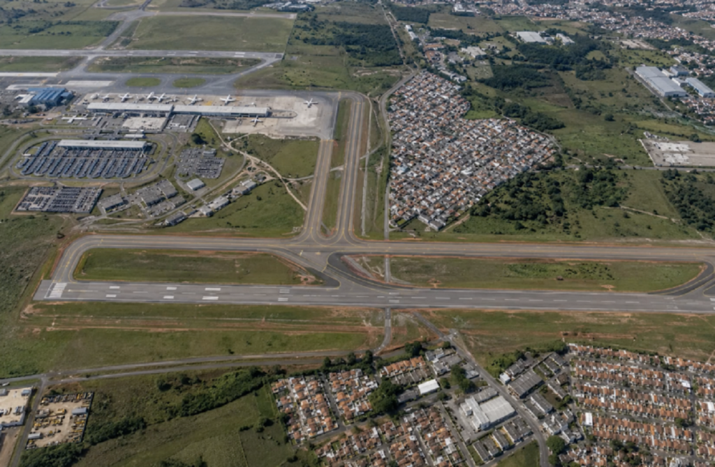Aeroporto Afonso Pena recebe licença para construção da terceira pista em São José dos Pinhais