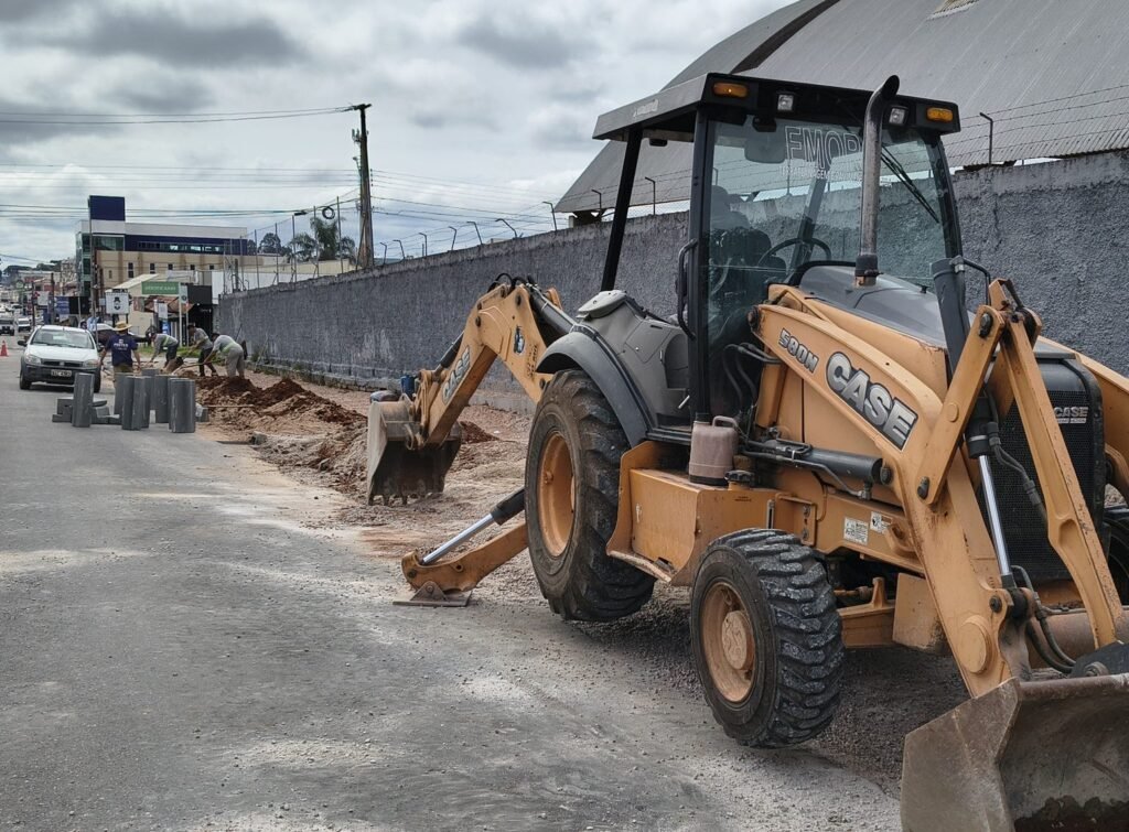 Calçadas padronizadas avançam em novo trecho da Rua Almirante Alexandrino