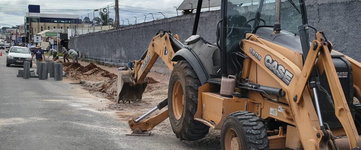 Calçadas padronizadas avançam em novo trecho da Rua Almirante Alexandrino