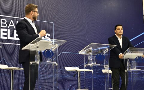 Debate na Band tem confronto direto entre Requião Filho e Sandro Alex