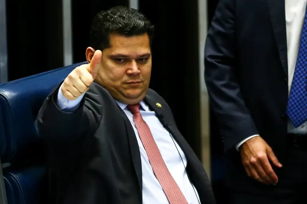 Oposição cobra impeachment de Alexandre de Moraes, mas enfrenta resistência no Senado