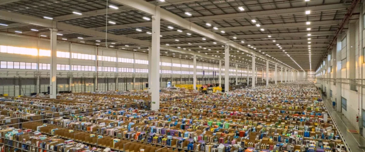 Amazon e ID Logistics inauguram centro de distribuição de 24 mil m² em São José dos Pinhais