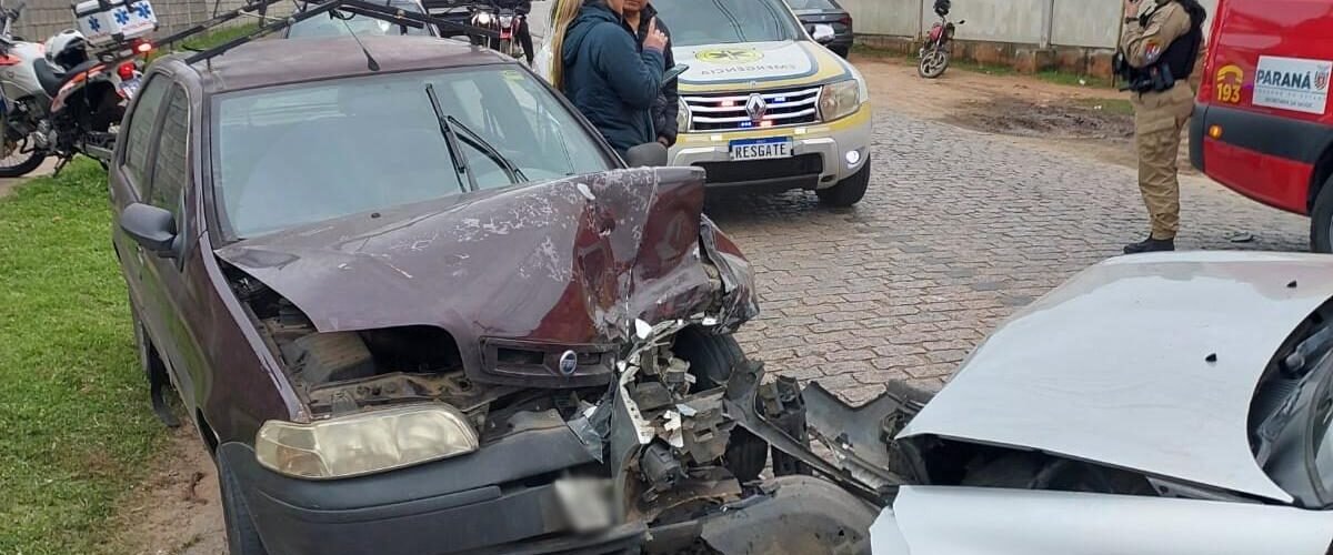 Motorista embriagado invade a contramão e provoca colisão frontal na Colônia Muricy, em São José dos Pinhais