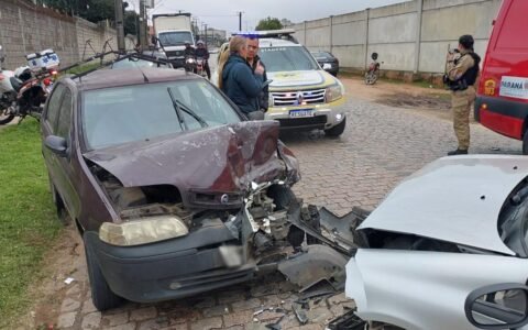 Motorista embriagado invade a contramão e provoca colisão frontal na Colônia Muricy, em São José dos Pinhais