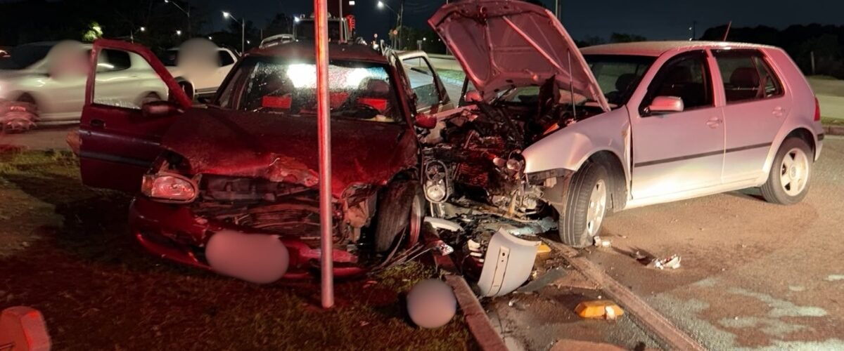 GRAVE ACIDENTE DEIXA QUATRO FERIDOS NO LIMITE ENTRE CURITIBA E SÃO JOSÉ DOS PINHAIS