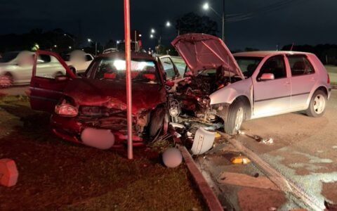 GRAVE ACIDENTE DEIXA QUATRO FERIDOS NO LIMITE ENTRE CURITIBA E SÃO JOSÉ DOS PINHAIS