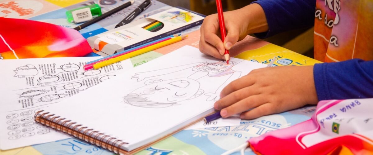 Projeto “Cores Fora de Tela” leva oficinas de arte e inclusão até São José dos Pinhais